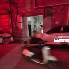 #南京#,#扫街#,#站街# 化妆灯又黑感觉年龄不小了